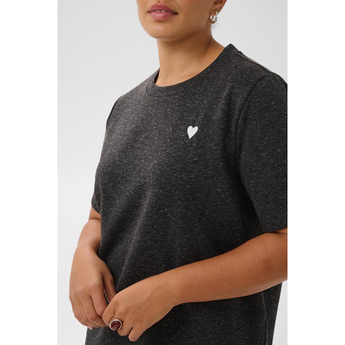 T-shirt gris dark grey m:/whisper w. heart, KAFFE CURVE