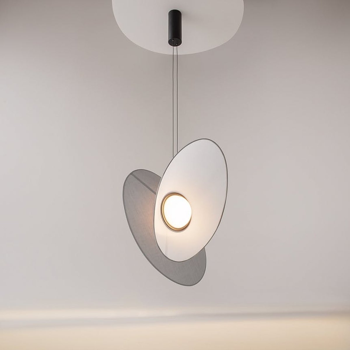 Suspendion design diabolo JUNO gris, PIER IMPORT