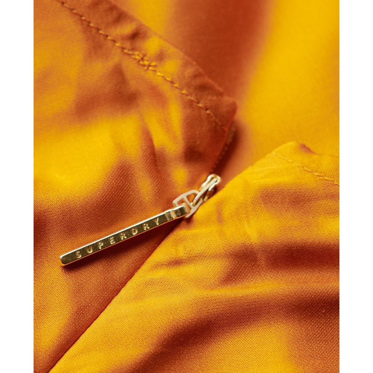 Robe mi-longue en satin à dos nageur jaune ocre héritage, SUPERDRY