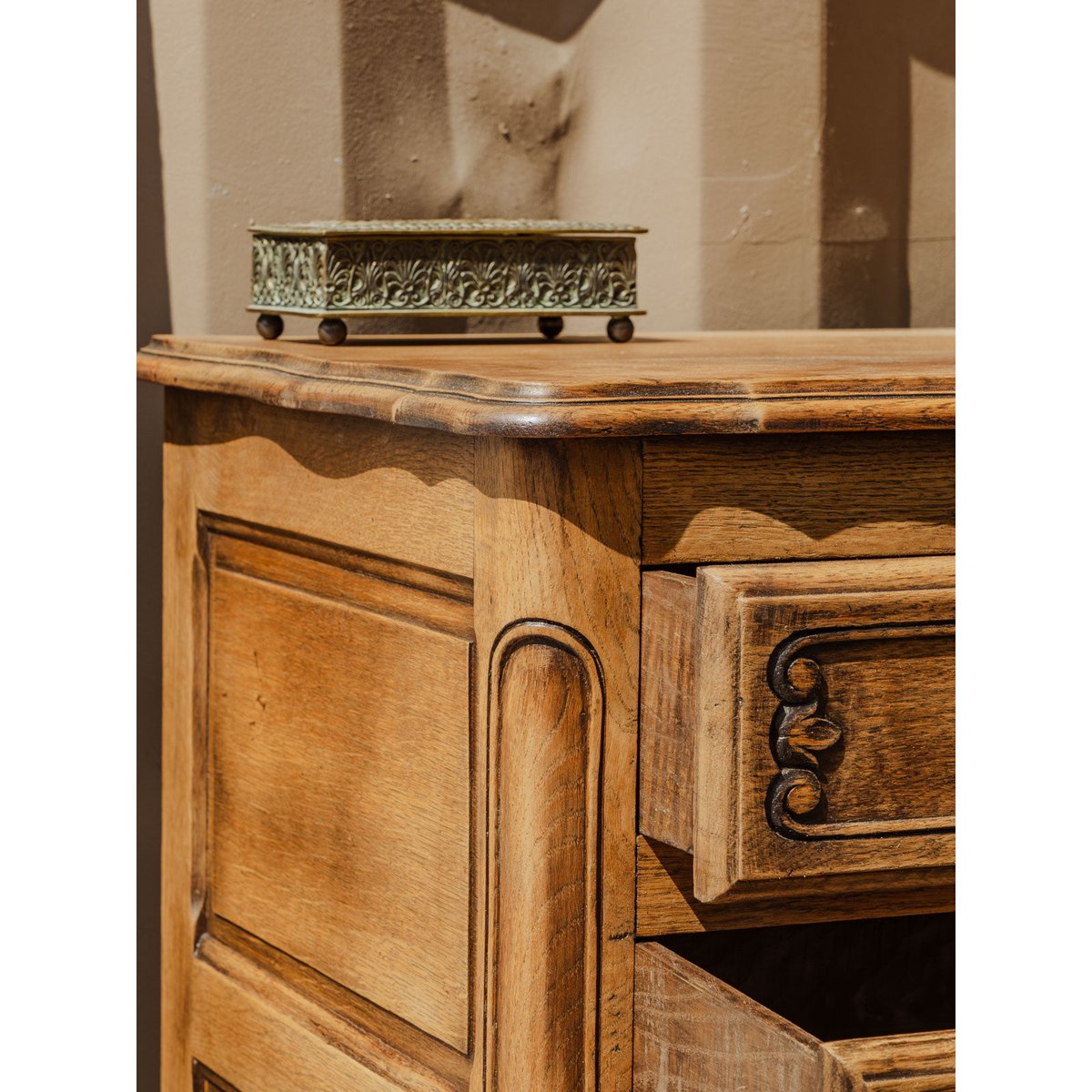 Buffet en bois Gilbert N°1545 - Bon état bois clair, DEBONGOUT