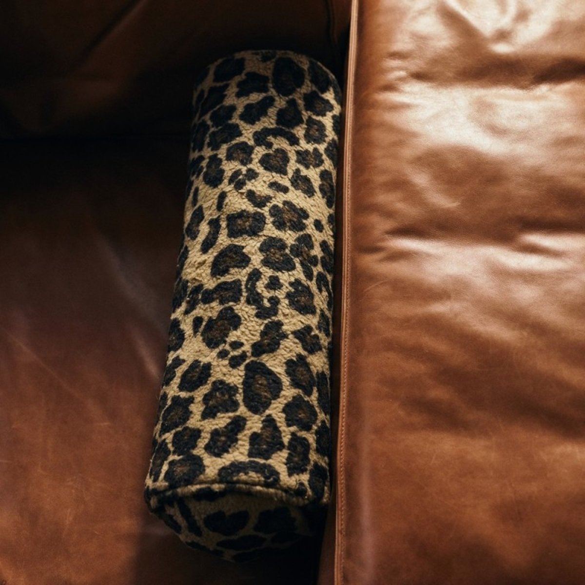 Coussin rouleau panthère Panther marron, HKLIVING