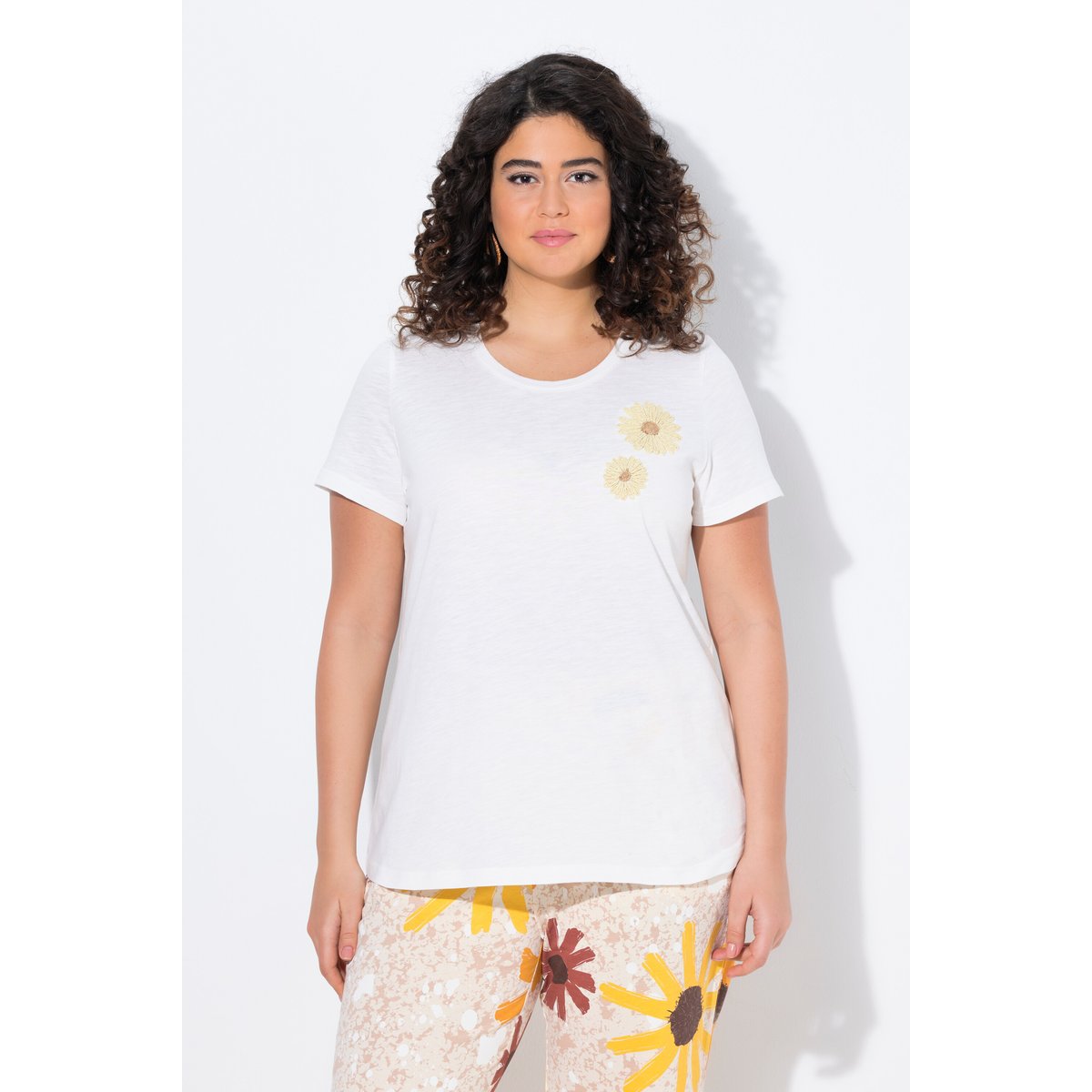 T-shirt en coton bio. Col rond et manches blanc cassé, ULLA POPKEN