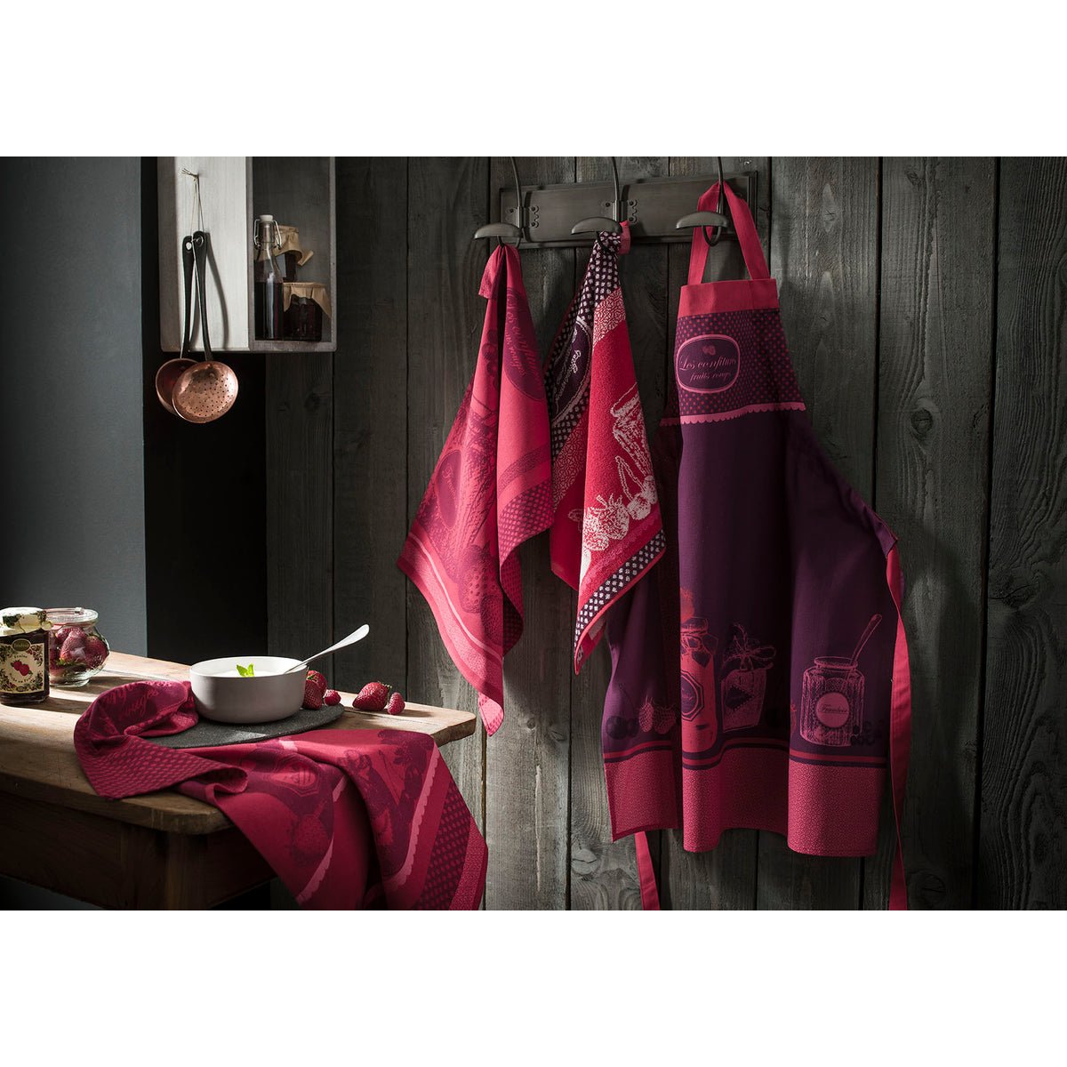 Torchon jacquard en coton POT DE CONFITURE rouge, COUCKE