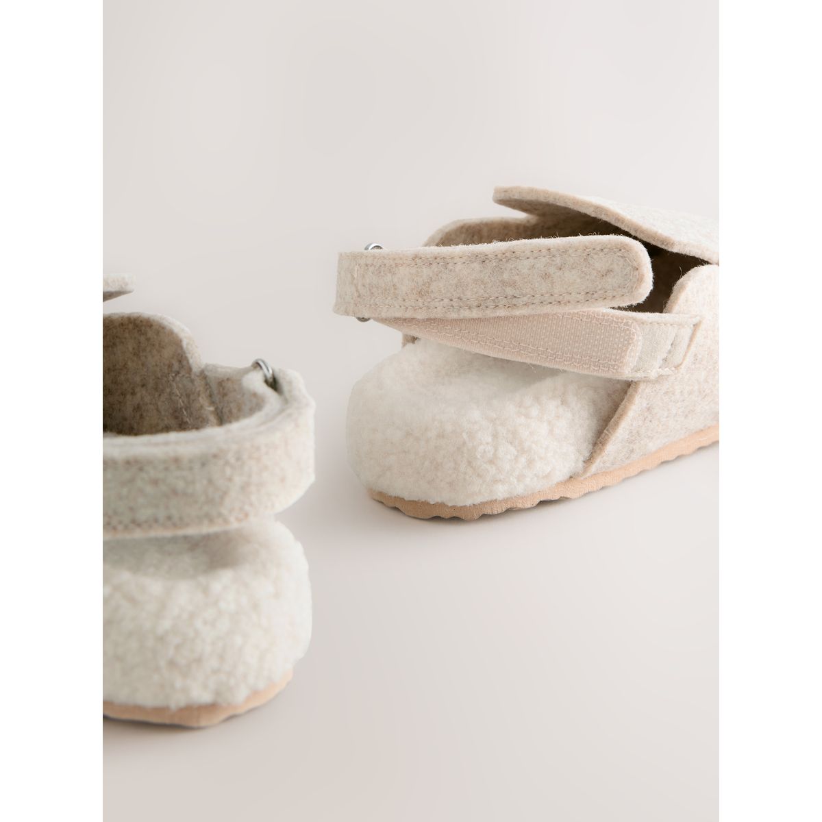 Chaussons sabots en feutre naturel, NEXT