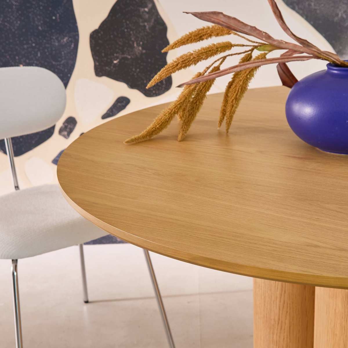 Table à manger ronde bois d'hévéa et placage chêne 4 places LEONORE naturel, SWEEEK