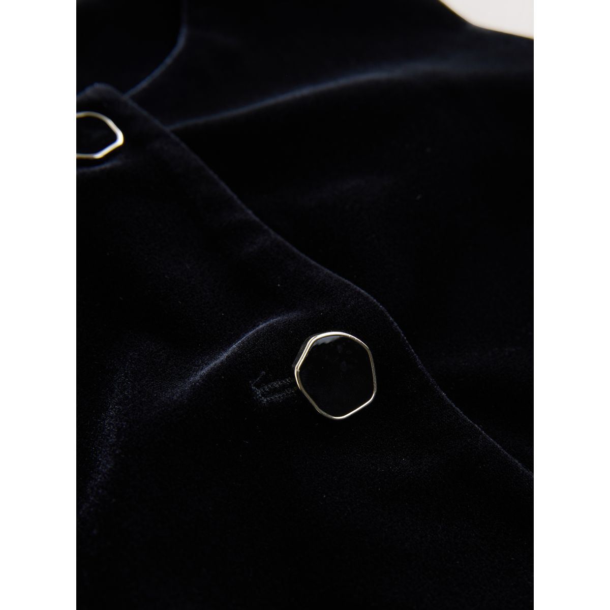 Gilet ras du cou boutonné en velours noir, NEXT