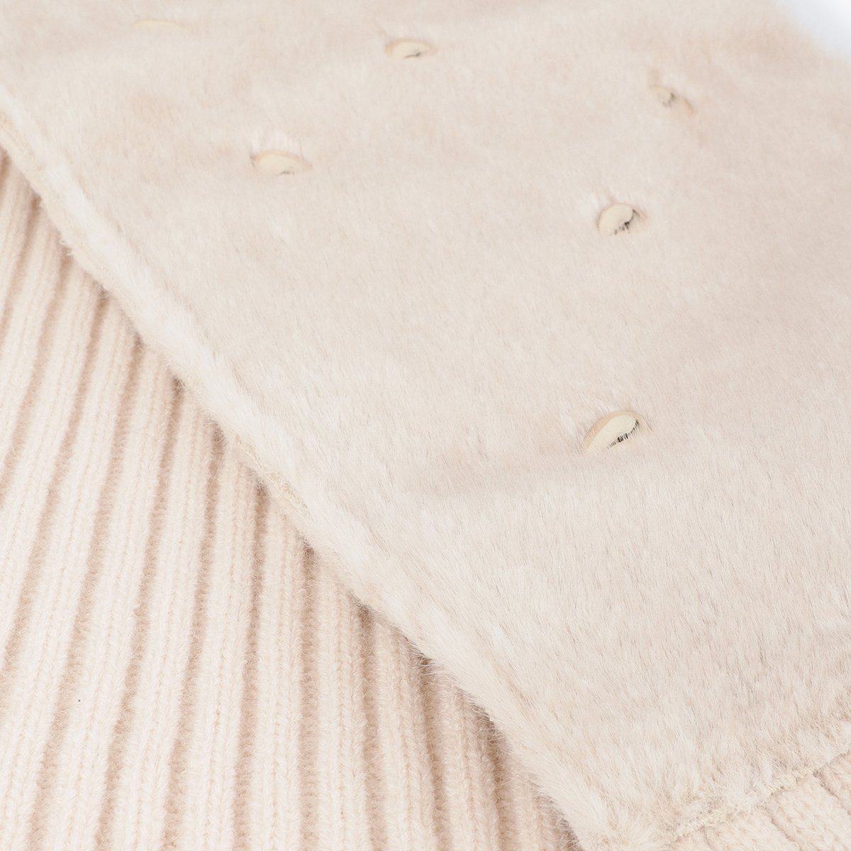 Tour de cou à détails métalliques beige clair, LOLA CASADEMUNT