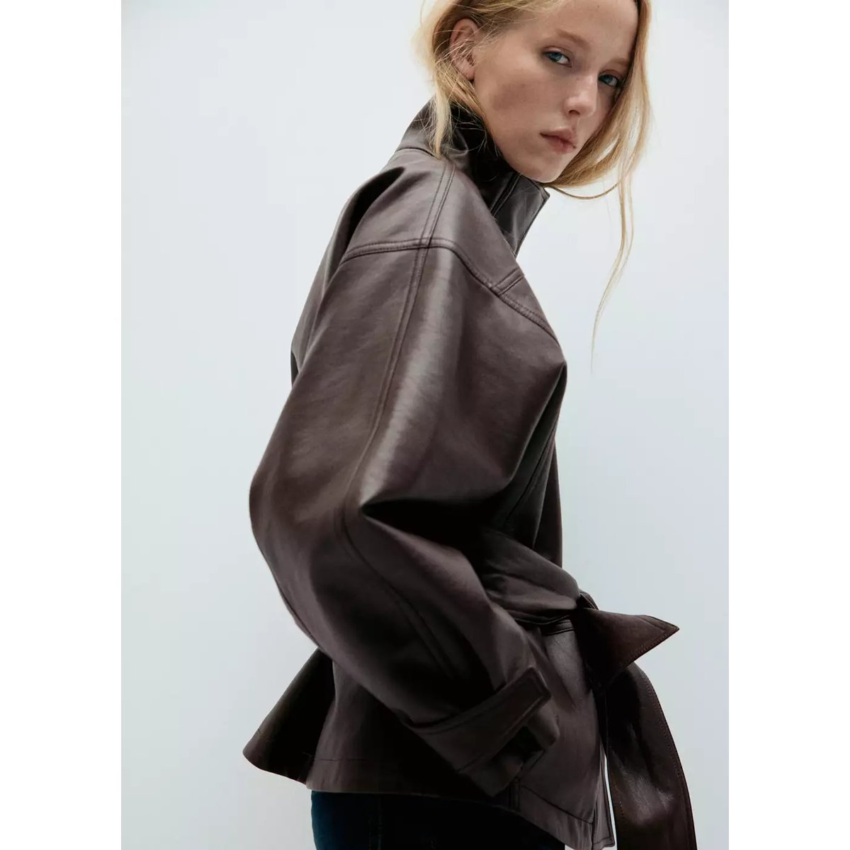 Veste oversize avec ceinture chocolat, MANGO