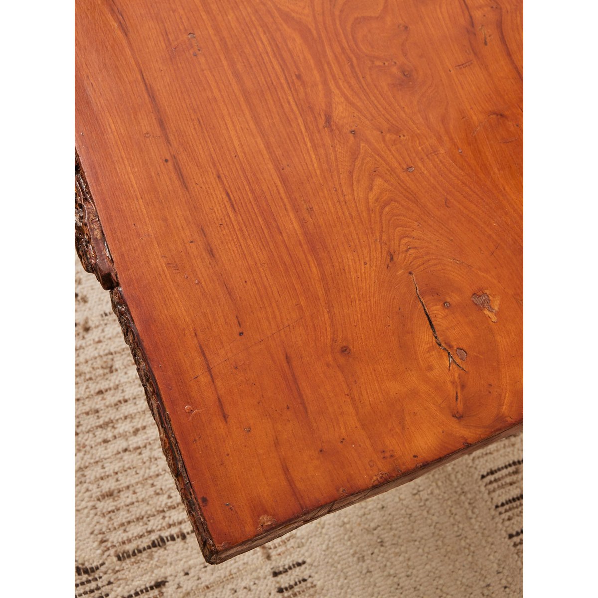 Table basse brutaliste en bois  Léonie N°449 - Bon état bois foncé, DEBONGOUT