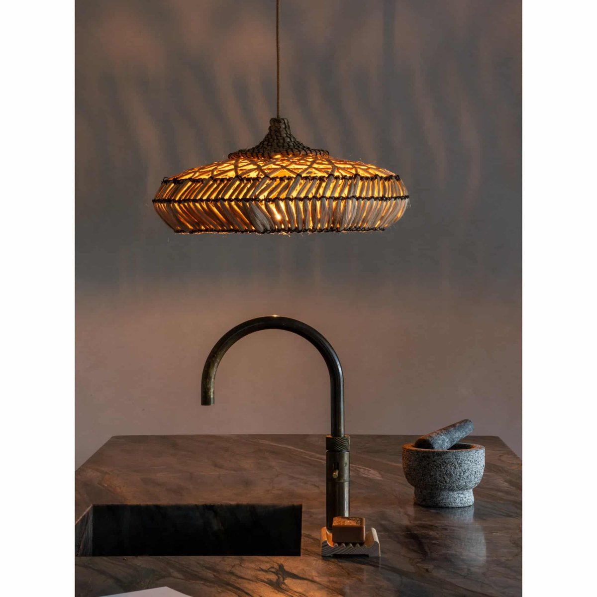 Lampe Suspendue Métal RINJANI beige, GOOD & MOJO