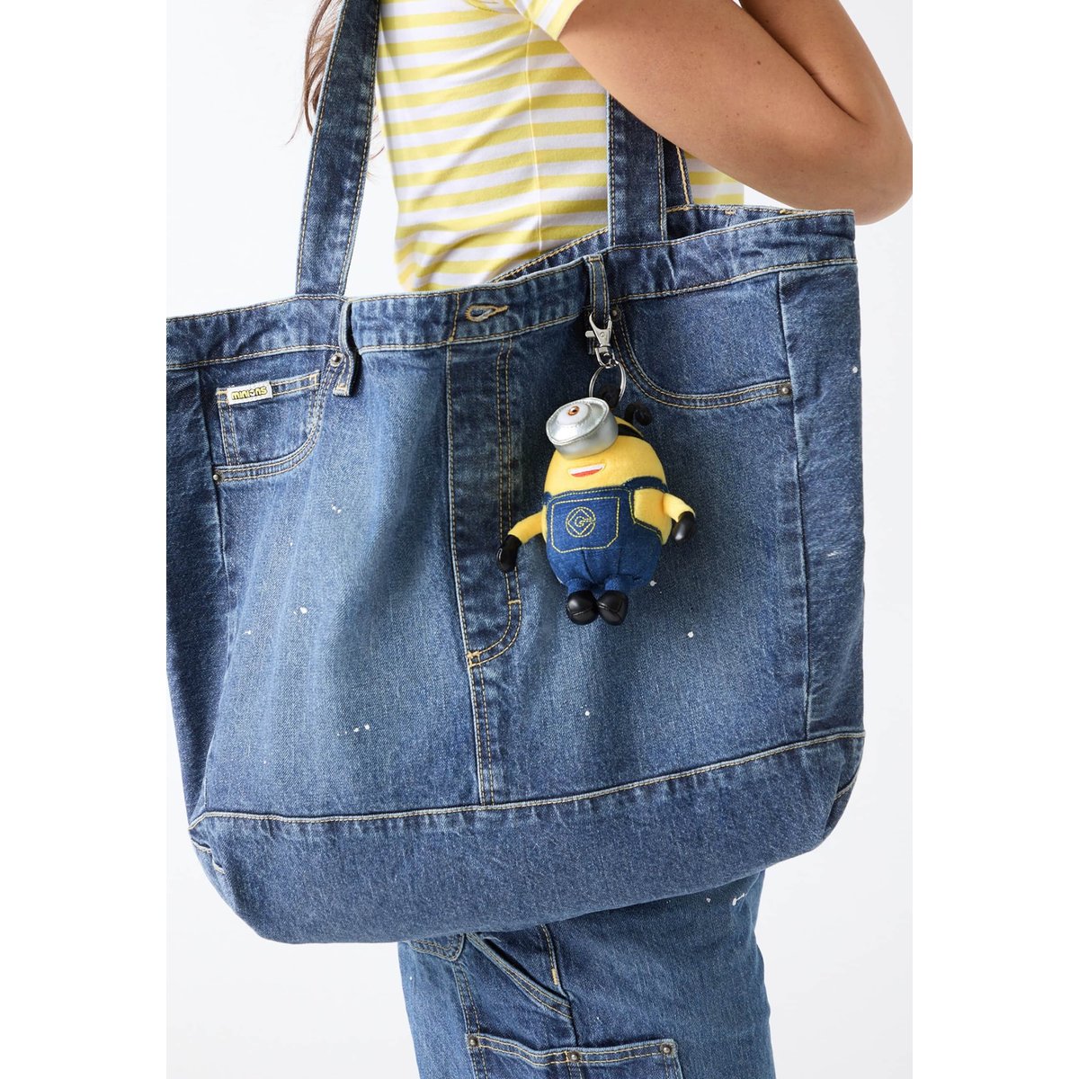 Gj X Minions Sac Tote En Denim bleu, GUESS JEANS