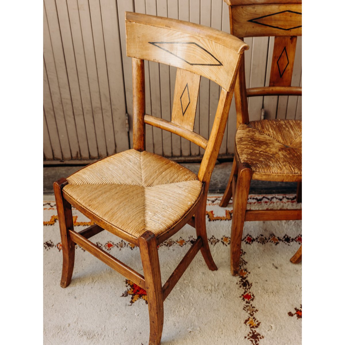 Lot de 6 chaises en cannage et bois sculpté Claude N°1613 - Bon état bois clair, DEBONGOUT