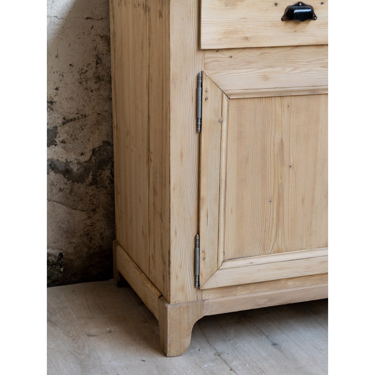 Buffet en bois clair Gilbert N°1914 - Bon état bois clair, DEBONGOUT