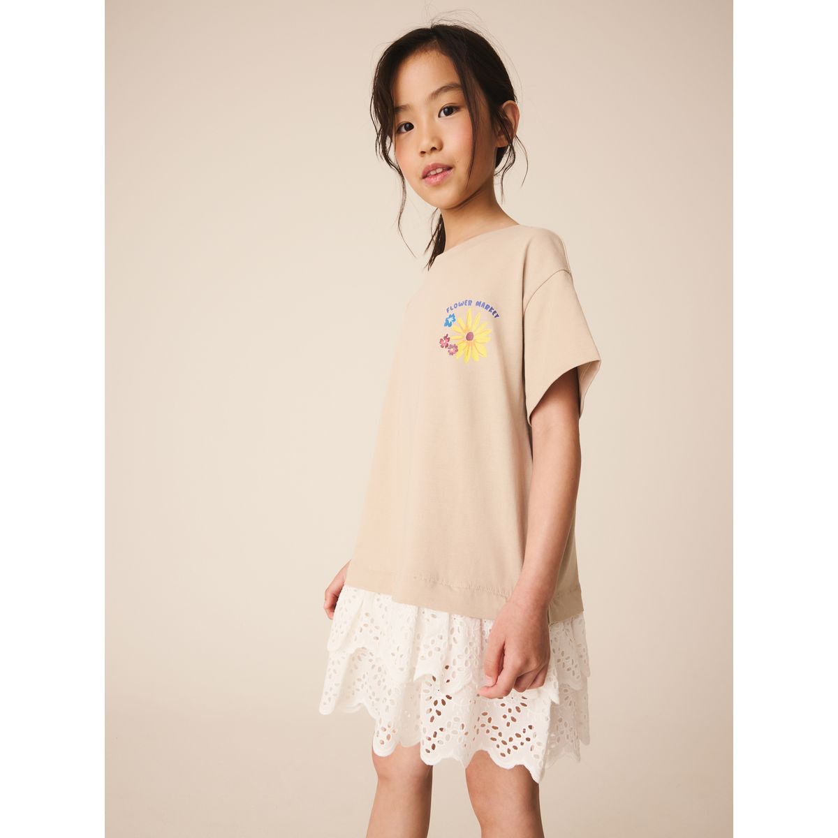 Robe t-shirt à ourlet brodé marron/naturel, NEXT