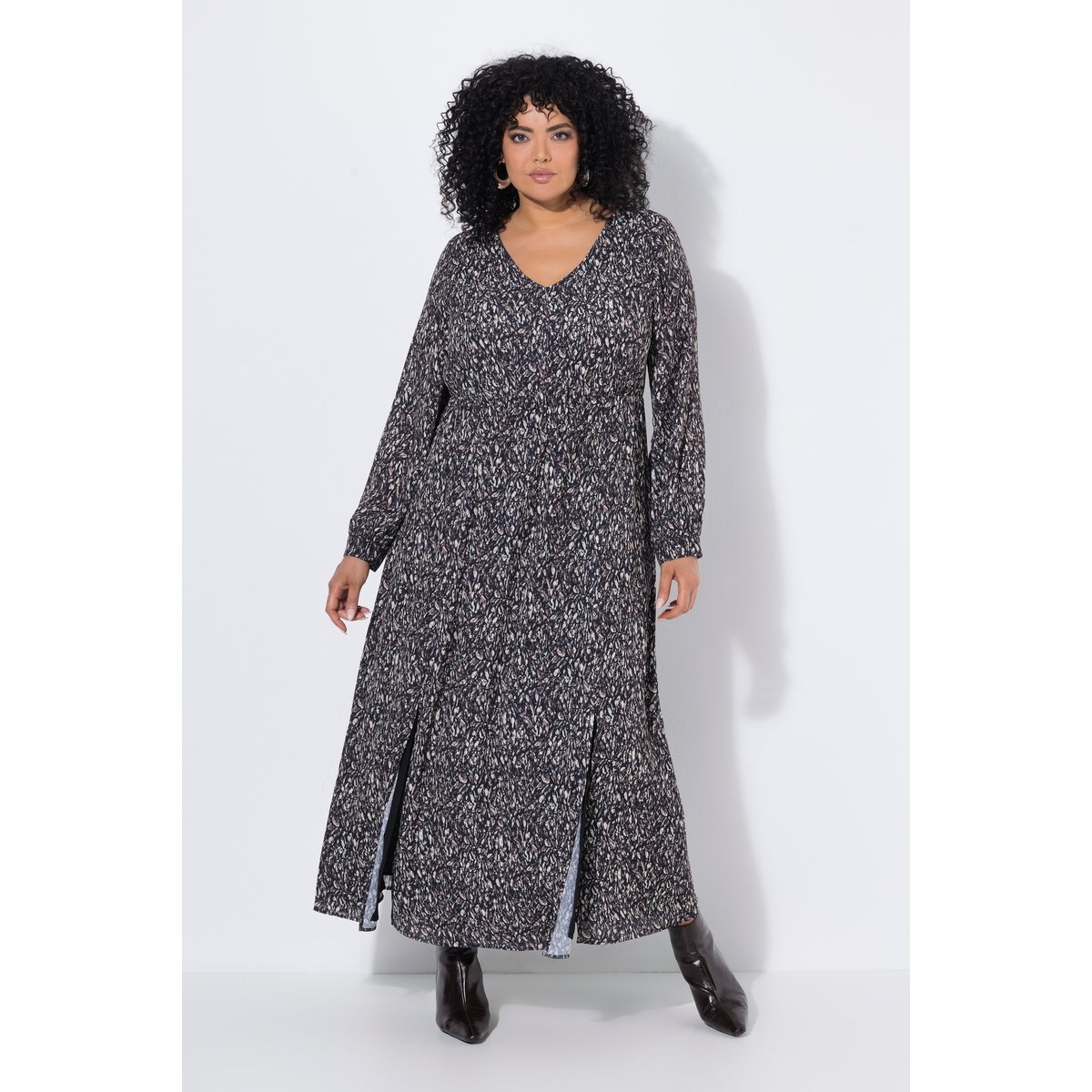 Robe maxi à manches longues et décolleté noir, ULLA POPKEN