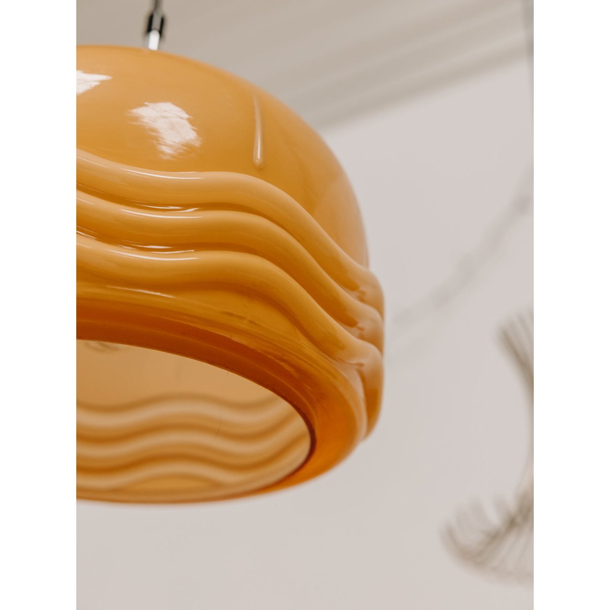 Grande suspension en opaline Sonia N°172 - Bon état orange, DEBONGOUT