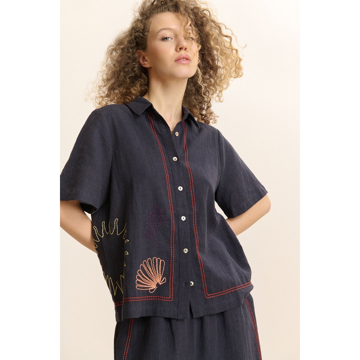 Chemise manches courtes brodée CENIE marine, GARANCE PARIS 