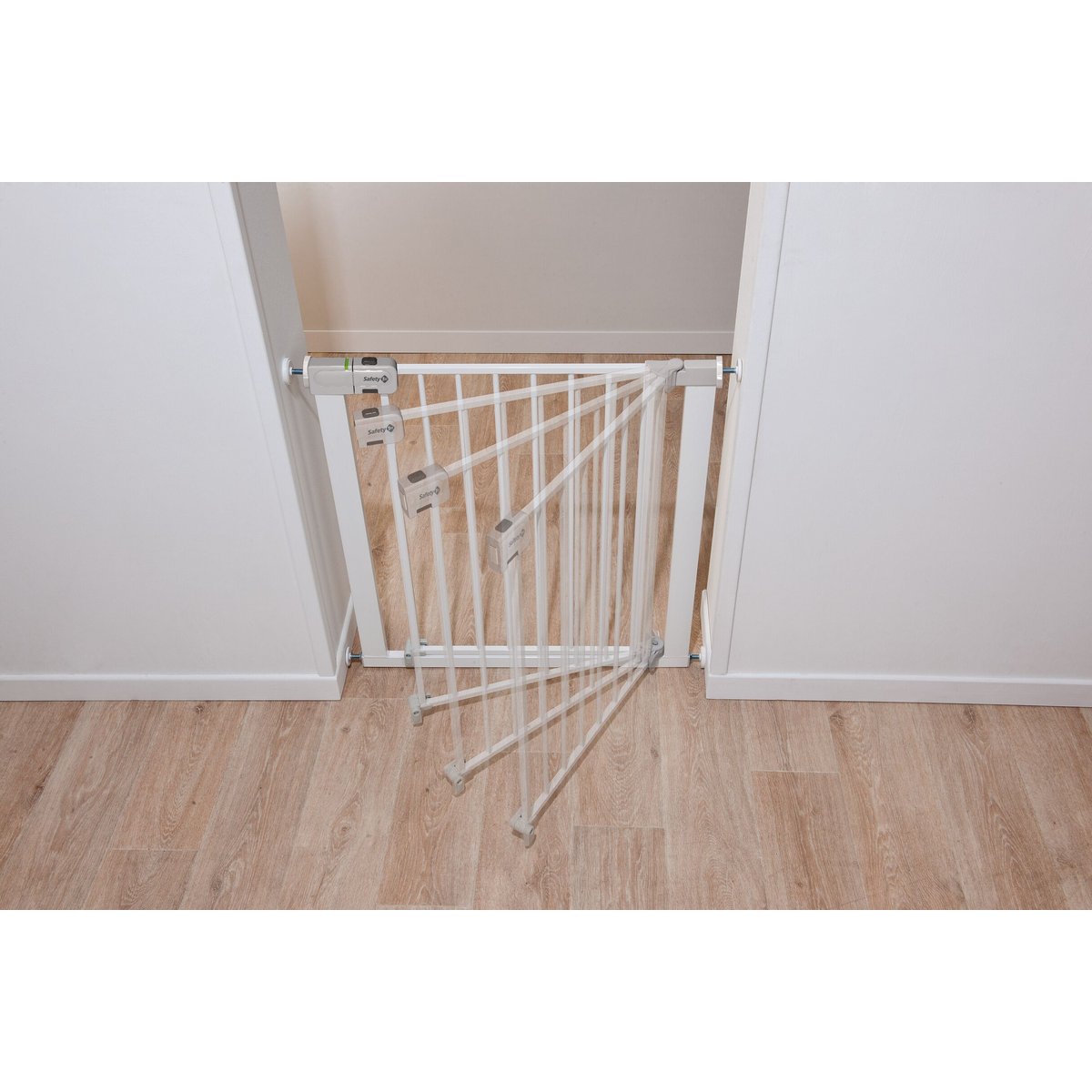 Barrière bébé en métal Auto Close SecurTech® white, SAFETY FIRST