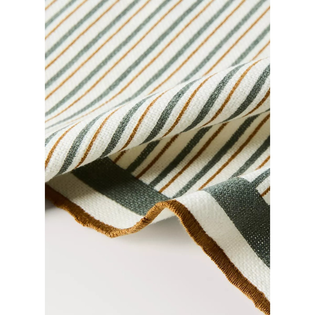 Set de table en lin et coton imprimé à rayures et overlock vert, MANGO HOME