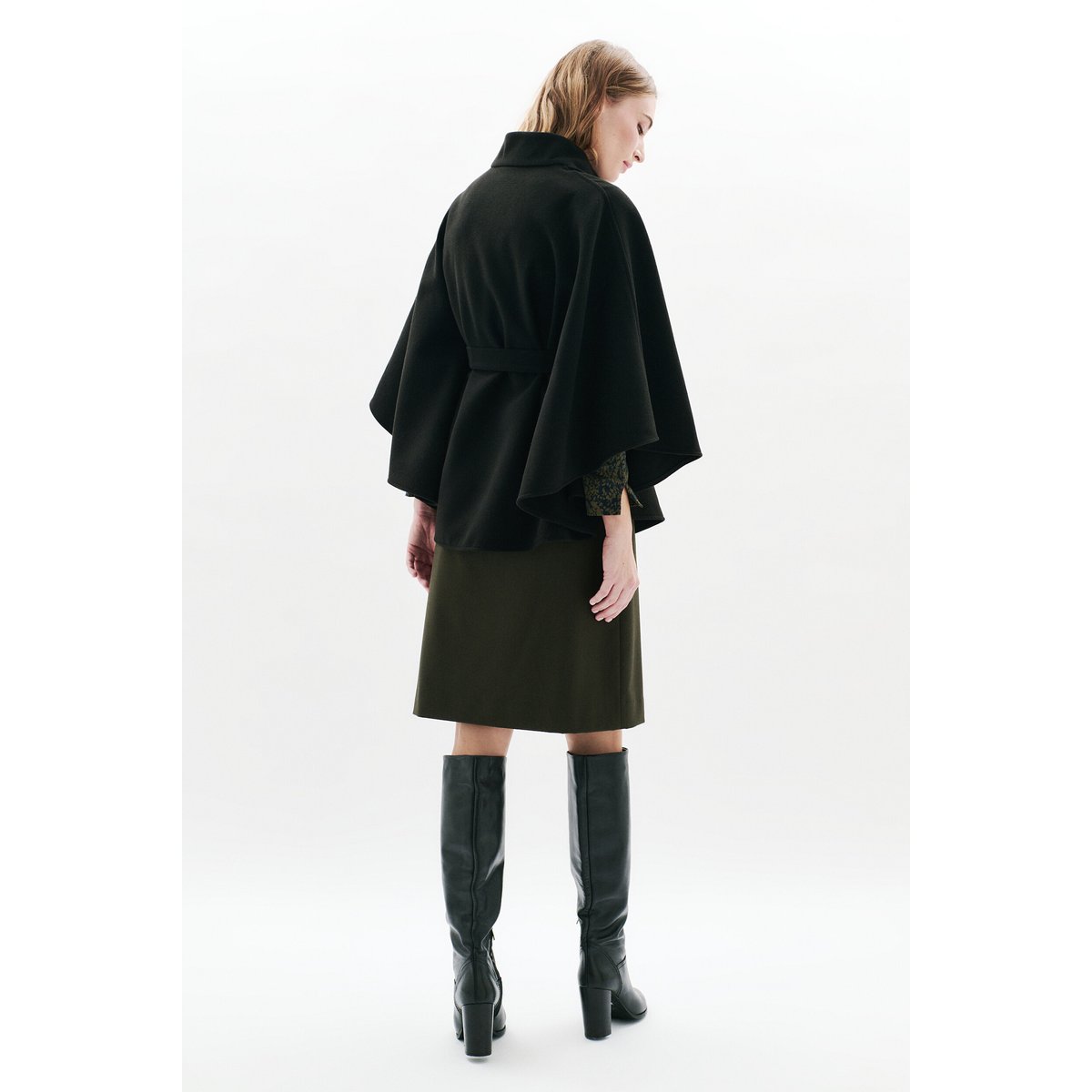 Poncho court col montant HACARO noir, CAROLL