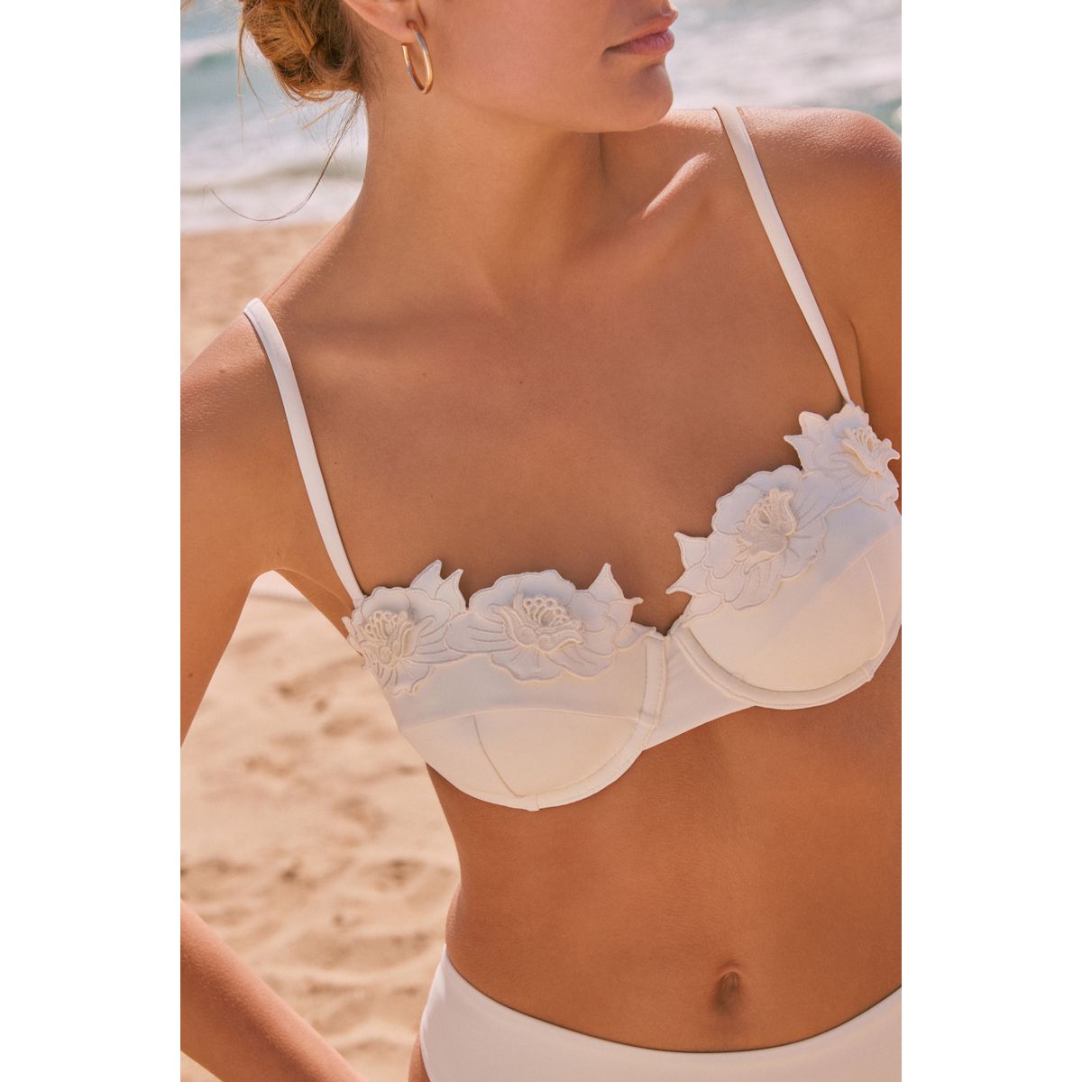 Haut de bikini à armatures et fleurs 3d crème, NEXT
