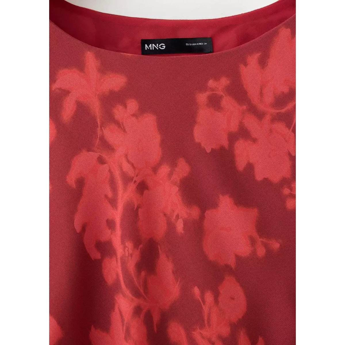 Robe fluide imprimée rouge, MANGO