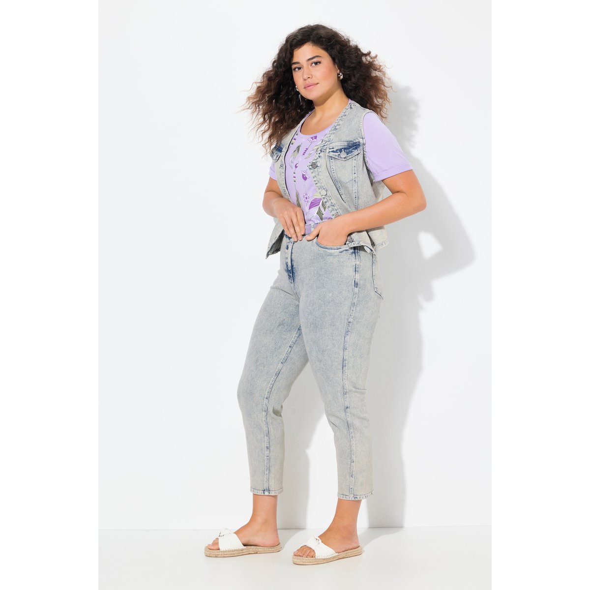 Jean Mom jambe carotte. Taille confortable bleu jean mat, ULLA POPKEN