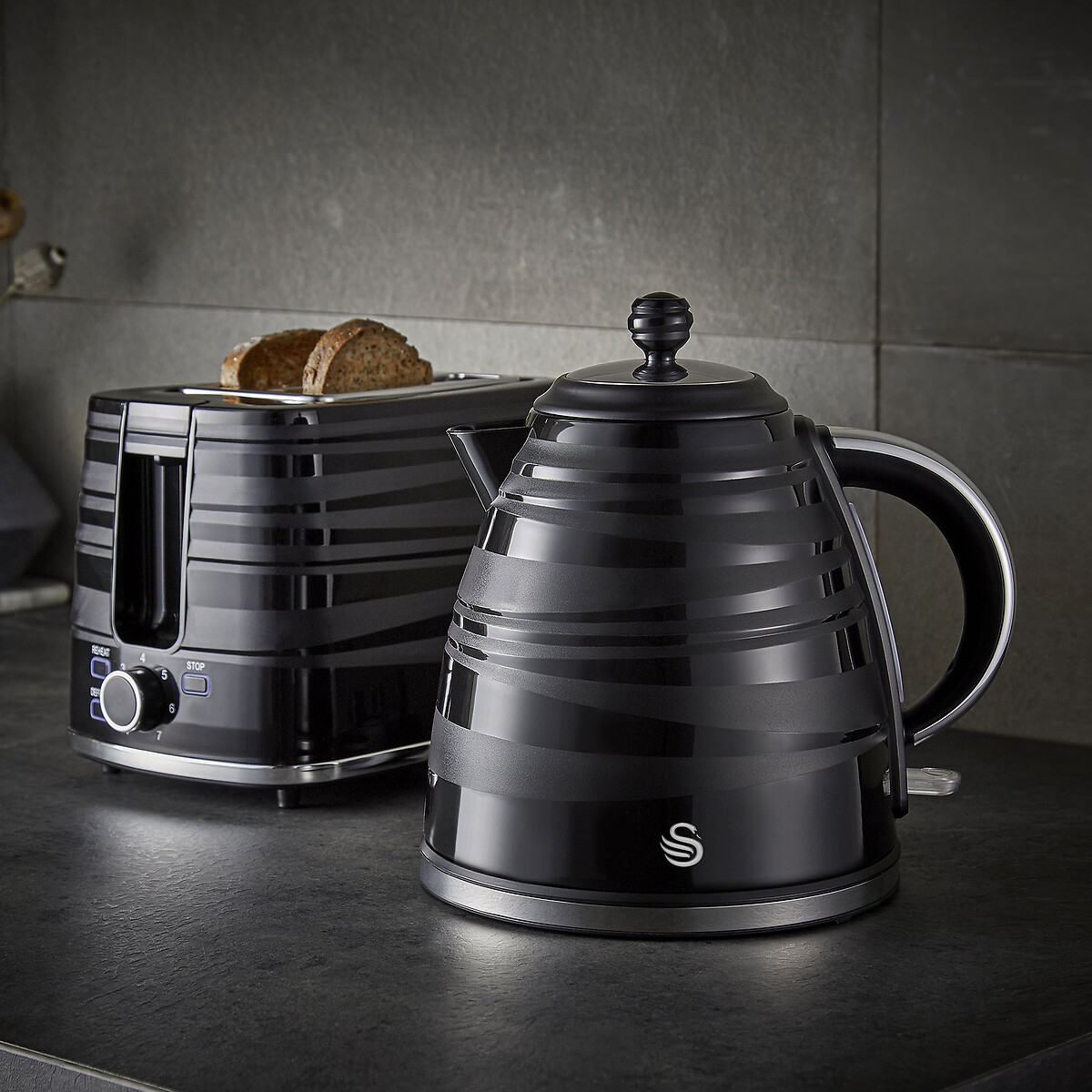Symphony 1.7L Kettle - SK31050 black, SWAN