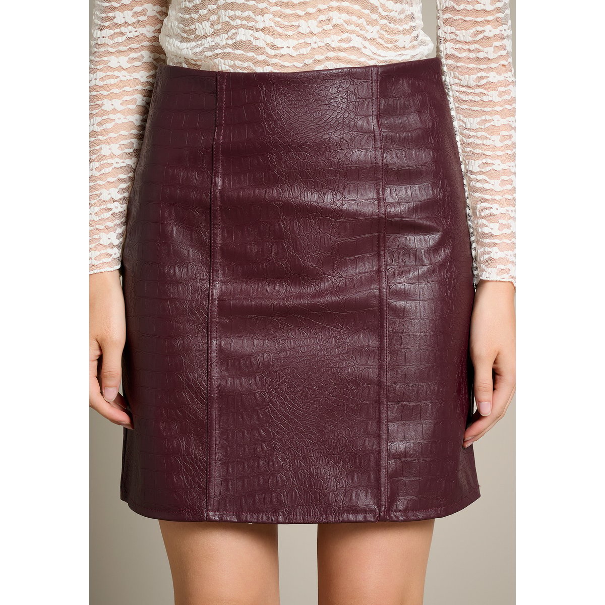 Jupe effet cuir texturé bordeaux wine, LOLALIZA