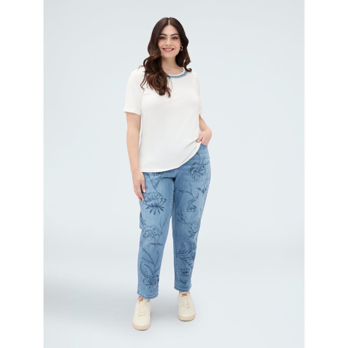 T-shirt avec application sur l'encolure blanc, FIORELLA RUBINO