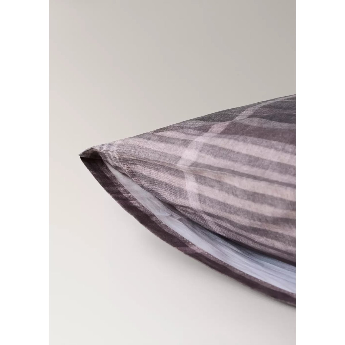 Lot de deux taies d’oreiller en percale de coton à carreaux multicolores 50 × 75 cm marron, MANGO HOME