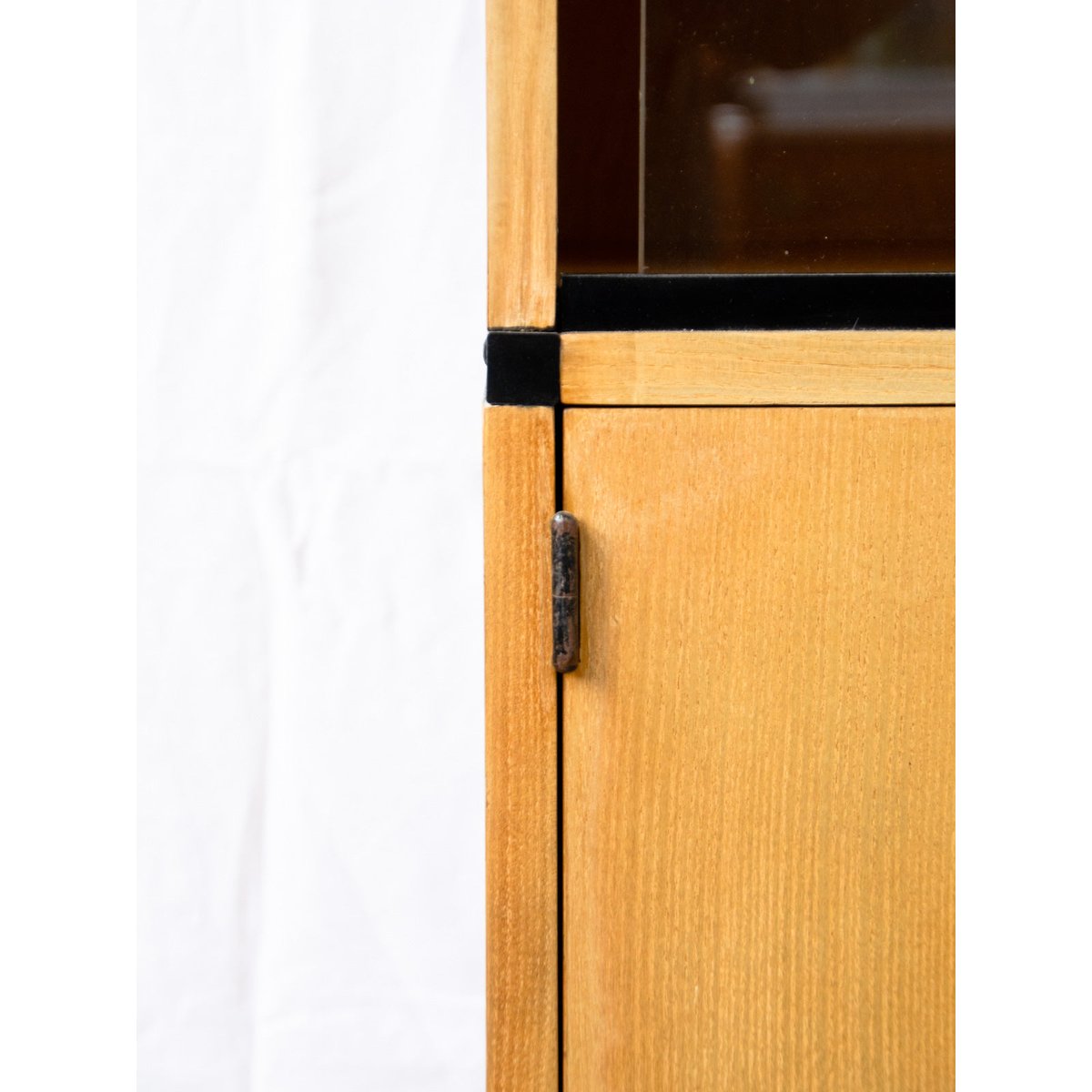 Vitrine en bois et métal Victoria N°1366 - Bon état bois clair, DEBONGOUT