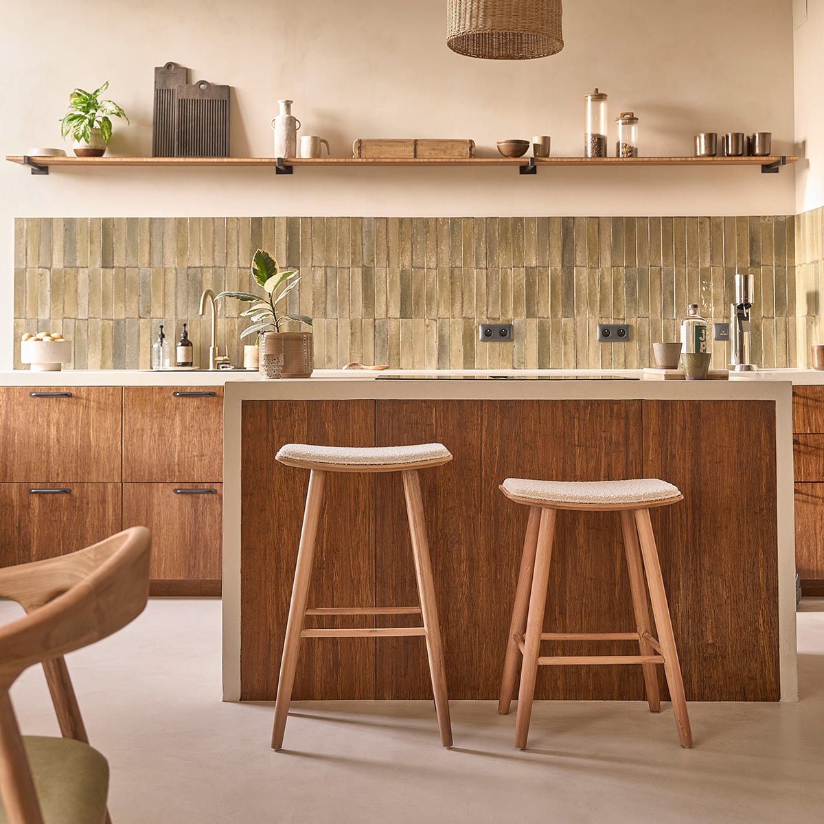 Tabouret de bar en teck massif et bouclette  AMBRE ecru, BERAH GETAH