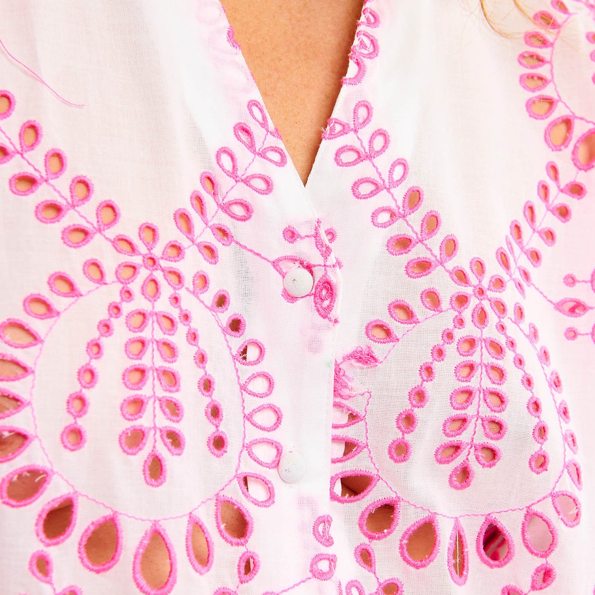 Blouse avec broderies col V CAMINO blanc, WILD