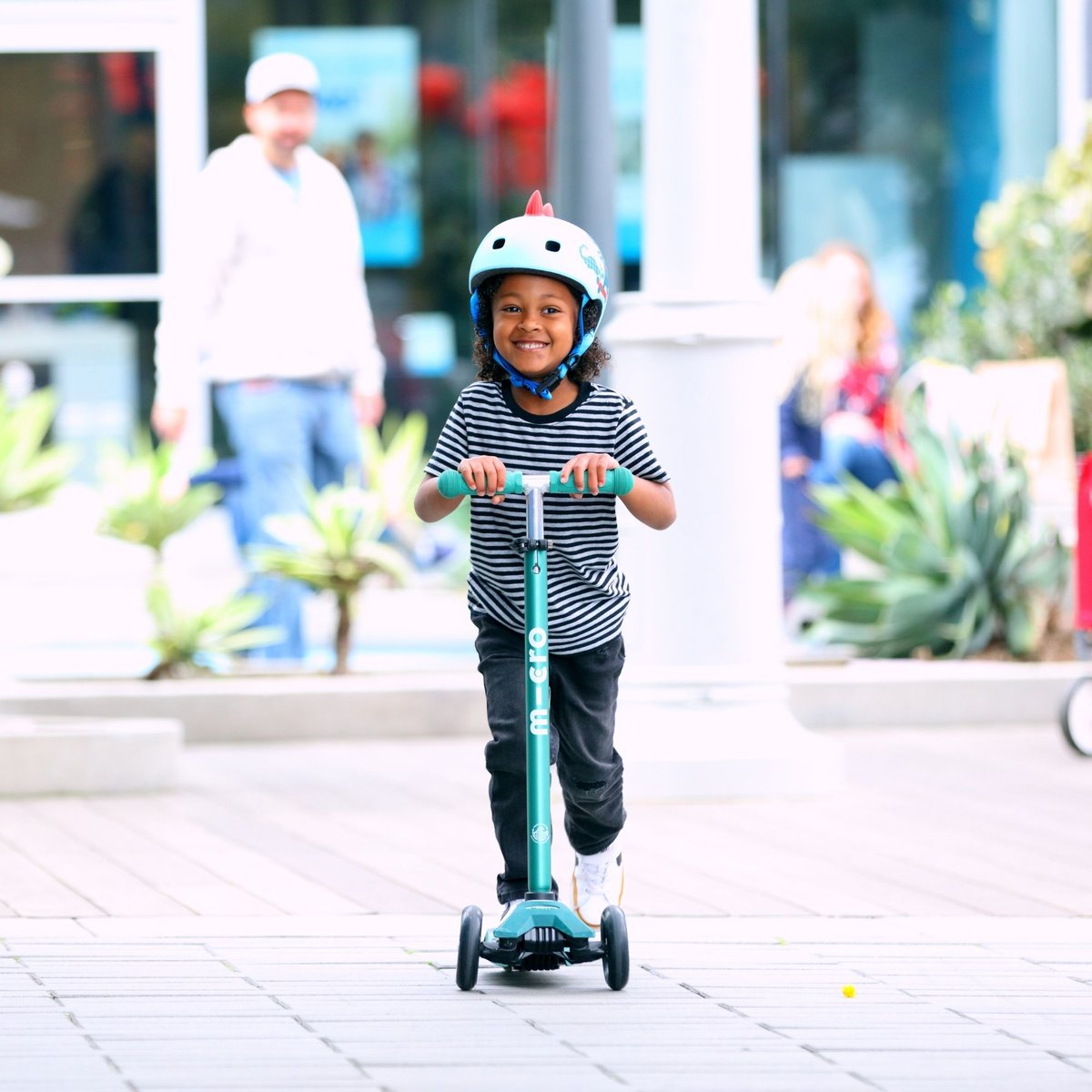 Maxi Micro Deluxe Eco LED - vert, MICRO MOBILITY