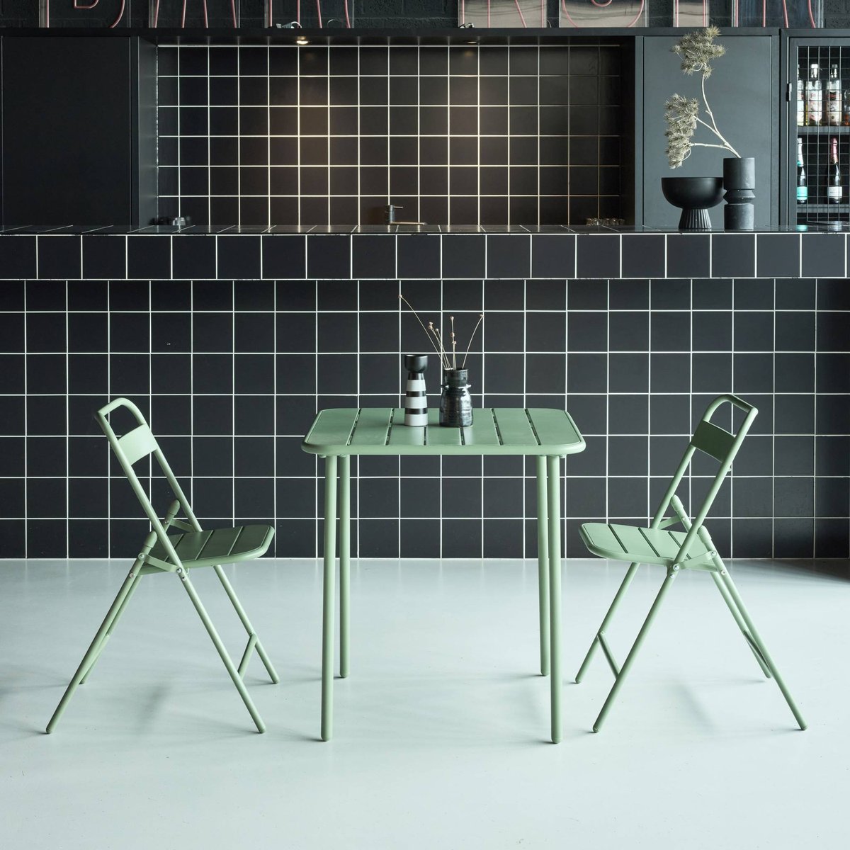 Table de jardin métal + 2 assises AMELIA vert, SWEEEK
