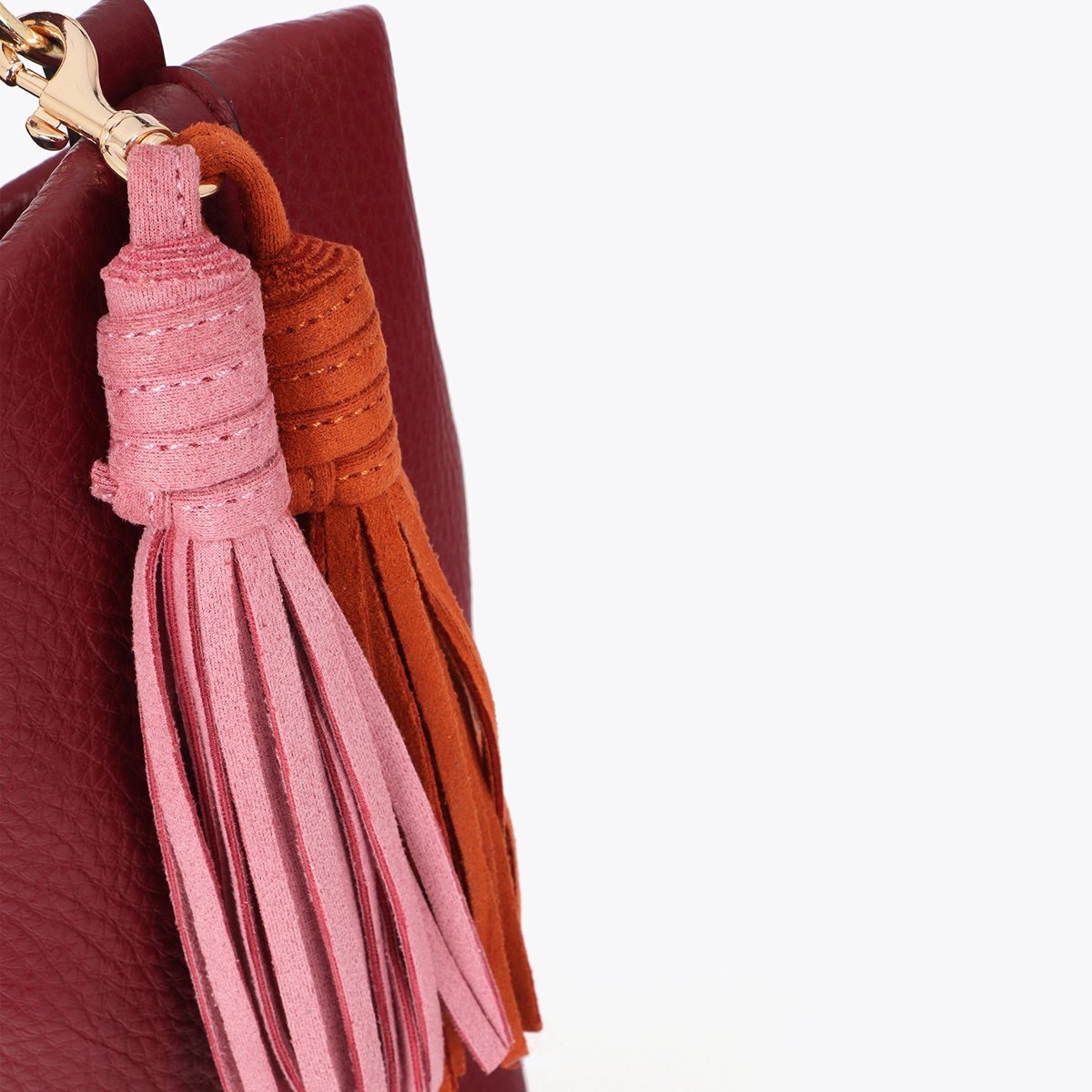 Sac à main avec pompons bordeaux, LOLA CASADEMUNT