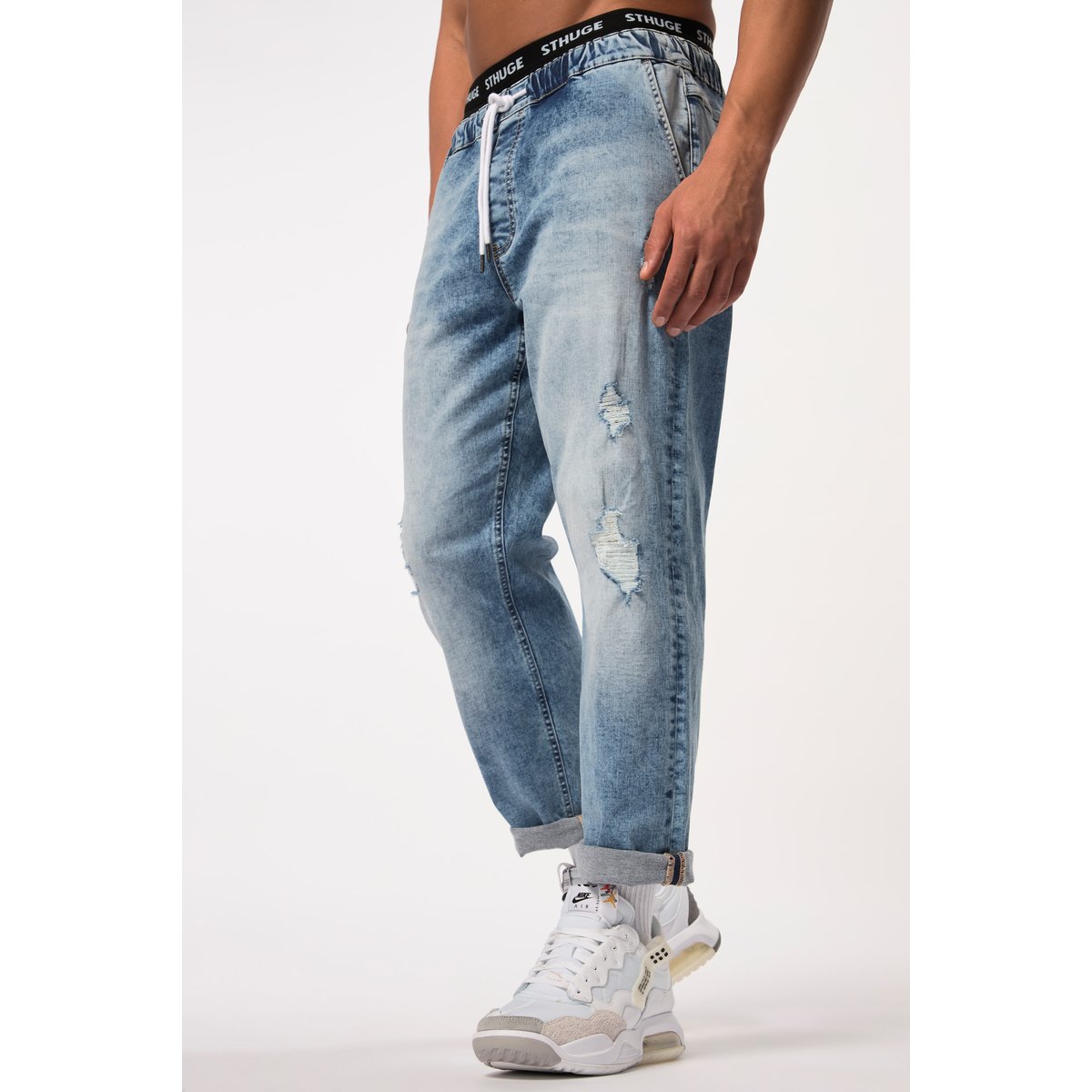 Jean avec technologie FLEXLASTIC®. Denim jean blanchi, STHUGE