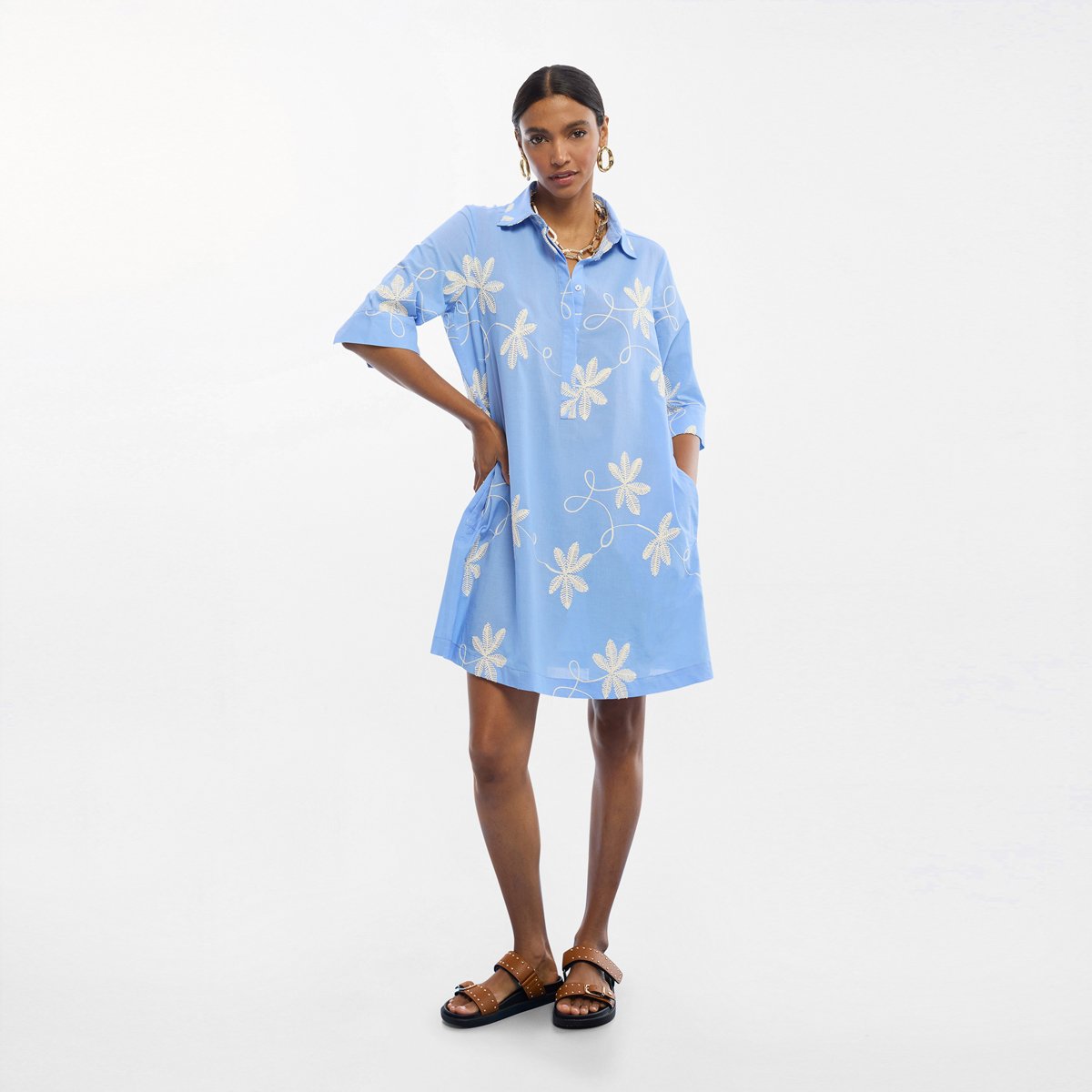 Robe chemise brodée coupe trapèze ciel, LOLA CASADEMUNT