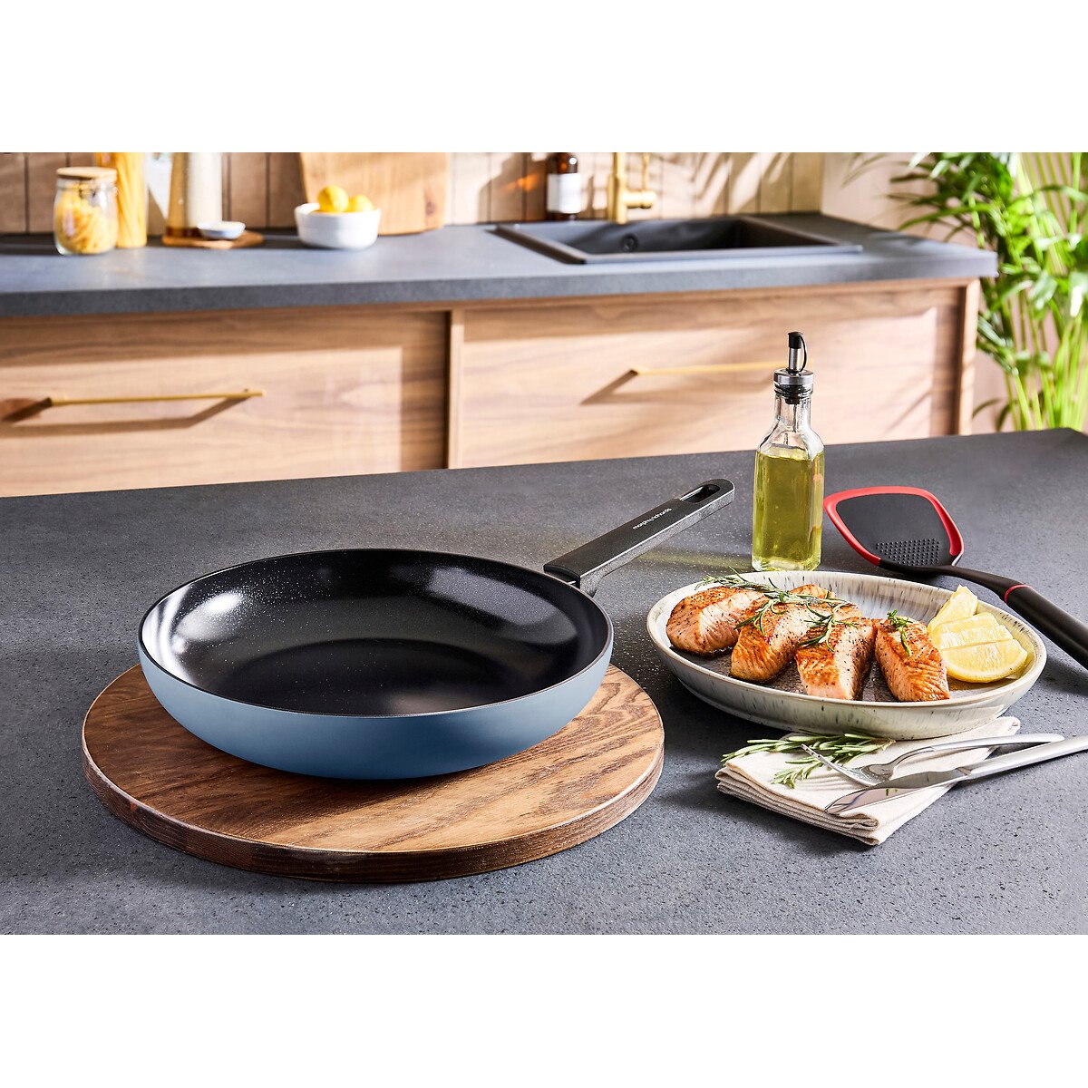 28cm Recycled Aluminium Frying Pan blue, MORPHY RICHARDS