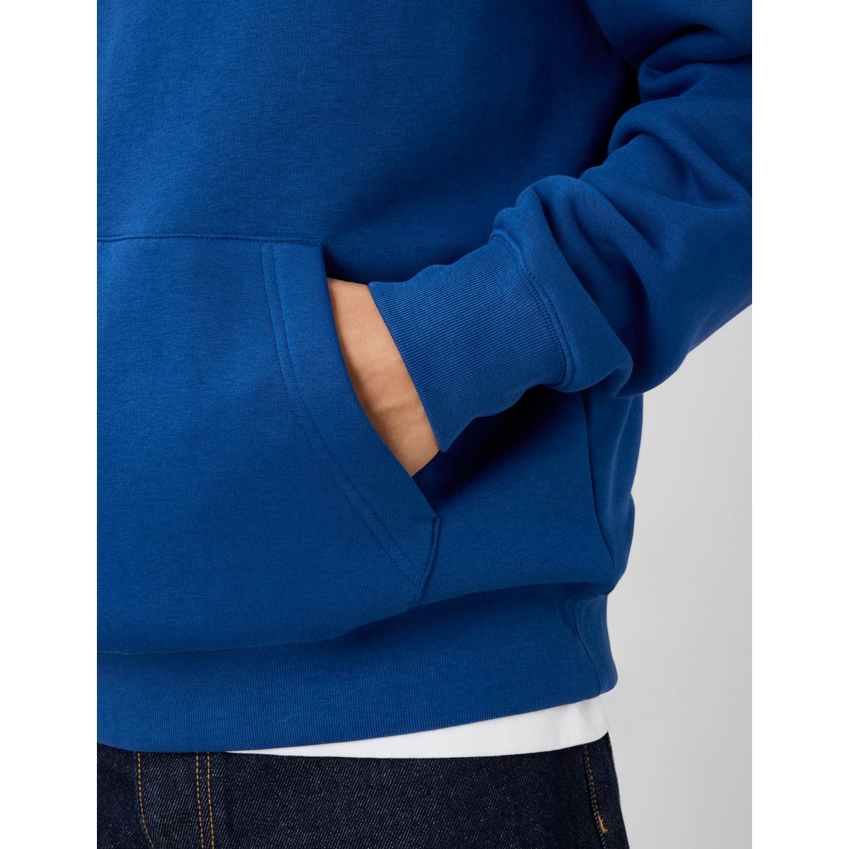 Sweat borderie poitrine bleu foncé, BZB