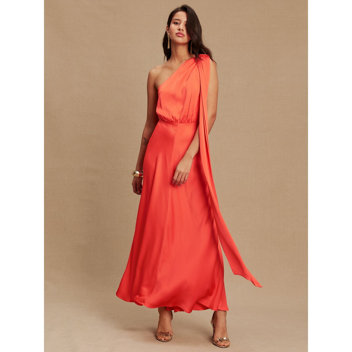 Robe mi-longue style foulard en satin rose corail, NEXT