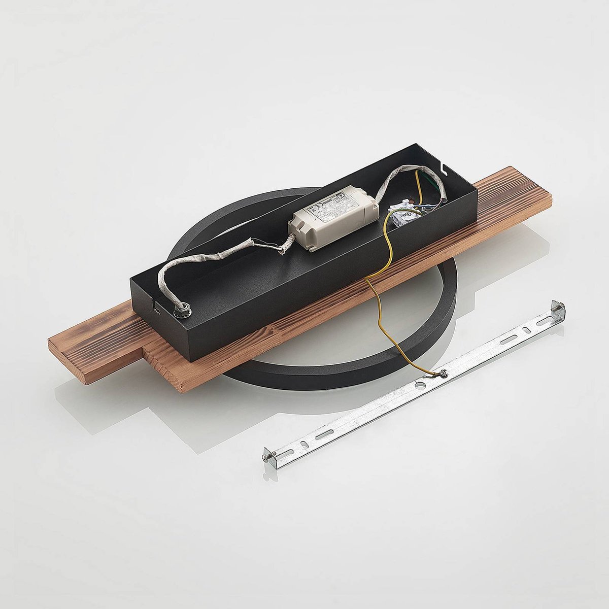 Plafonnier en bois moderneLED, Sentoa bois clair, LINDBY