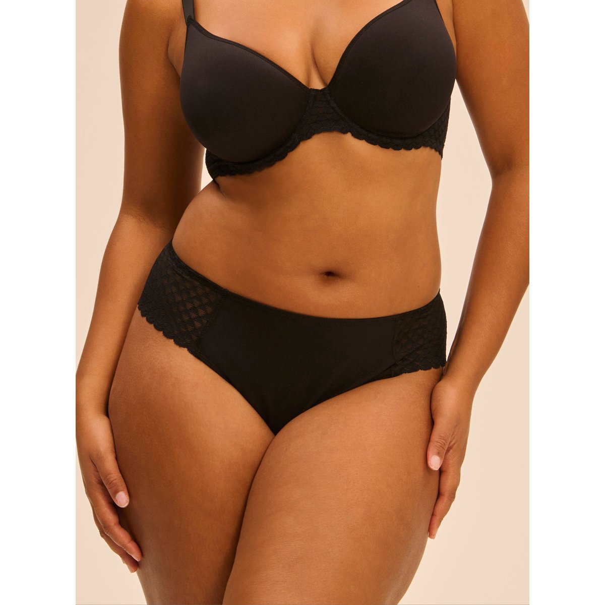 Shorty échancré, SUBTILE noir, SIMONE PERELE