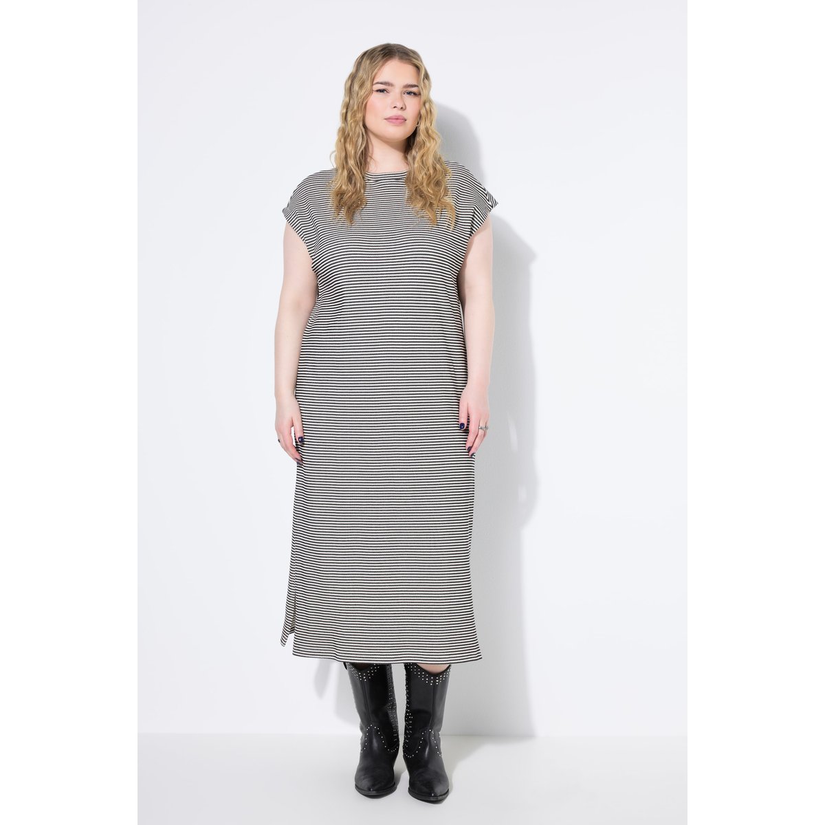 Robe midi oversize, jersey rayé noir, STUDIO UNTOLD