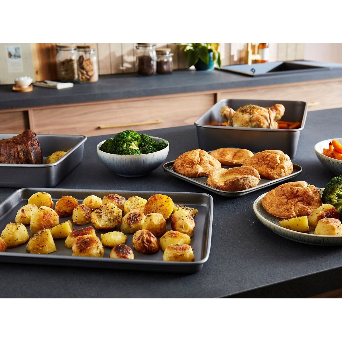 3-Piece Baking Tray Set grey, MORPHY RICHARDS