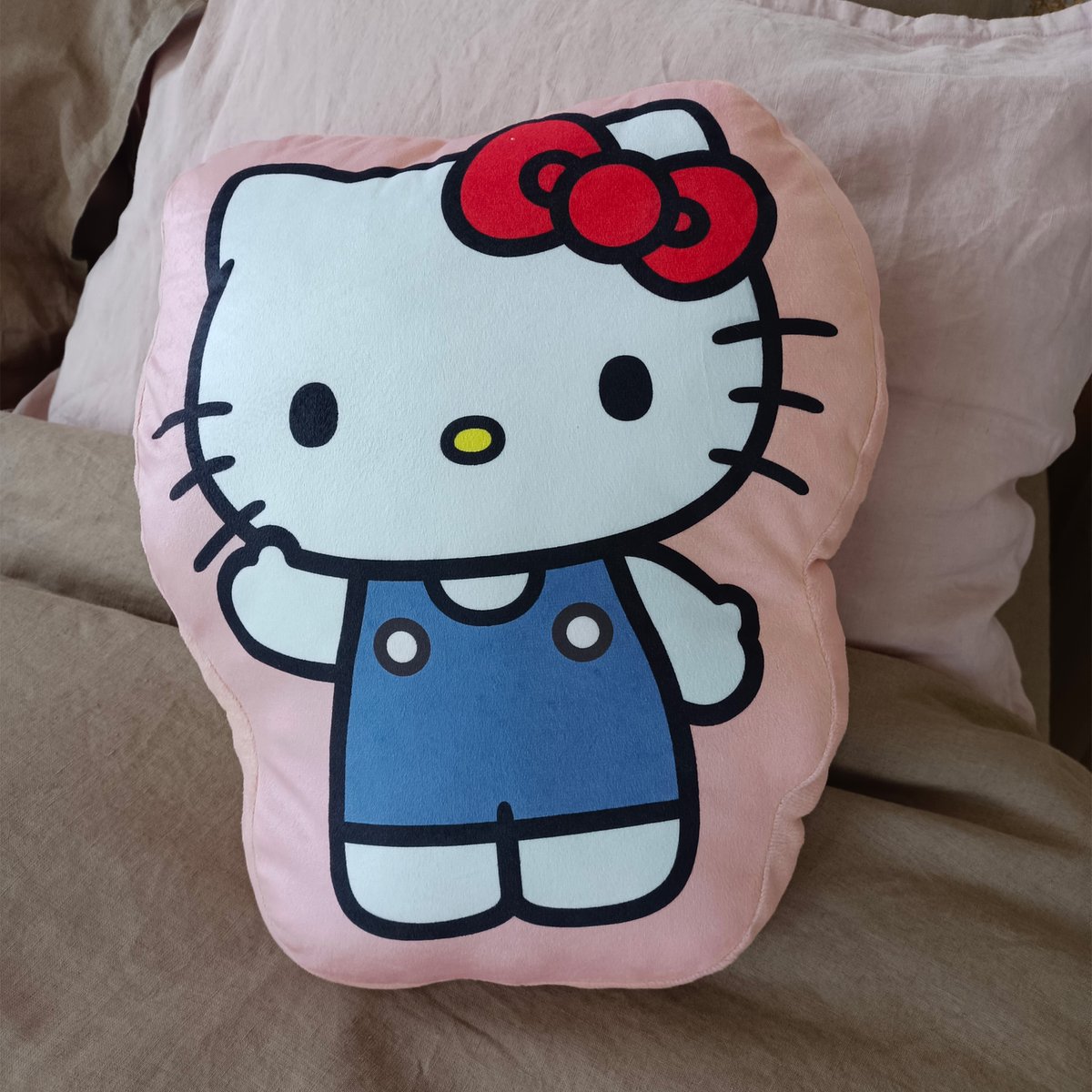 Coussin forme imprimé 100% Polyester, CHOU rose, HELLO KITTY