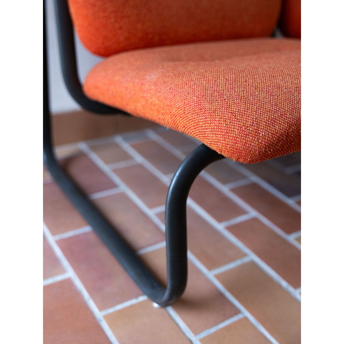 Banquette de conférence Clara N°145 - Bon état orange, DEBONGOUT