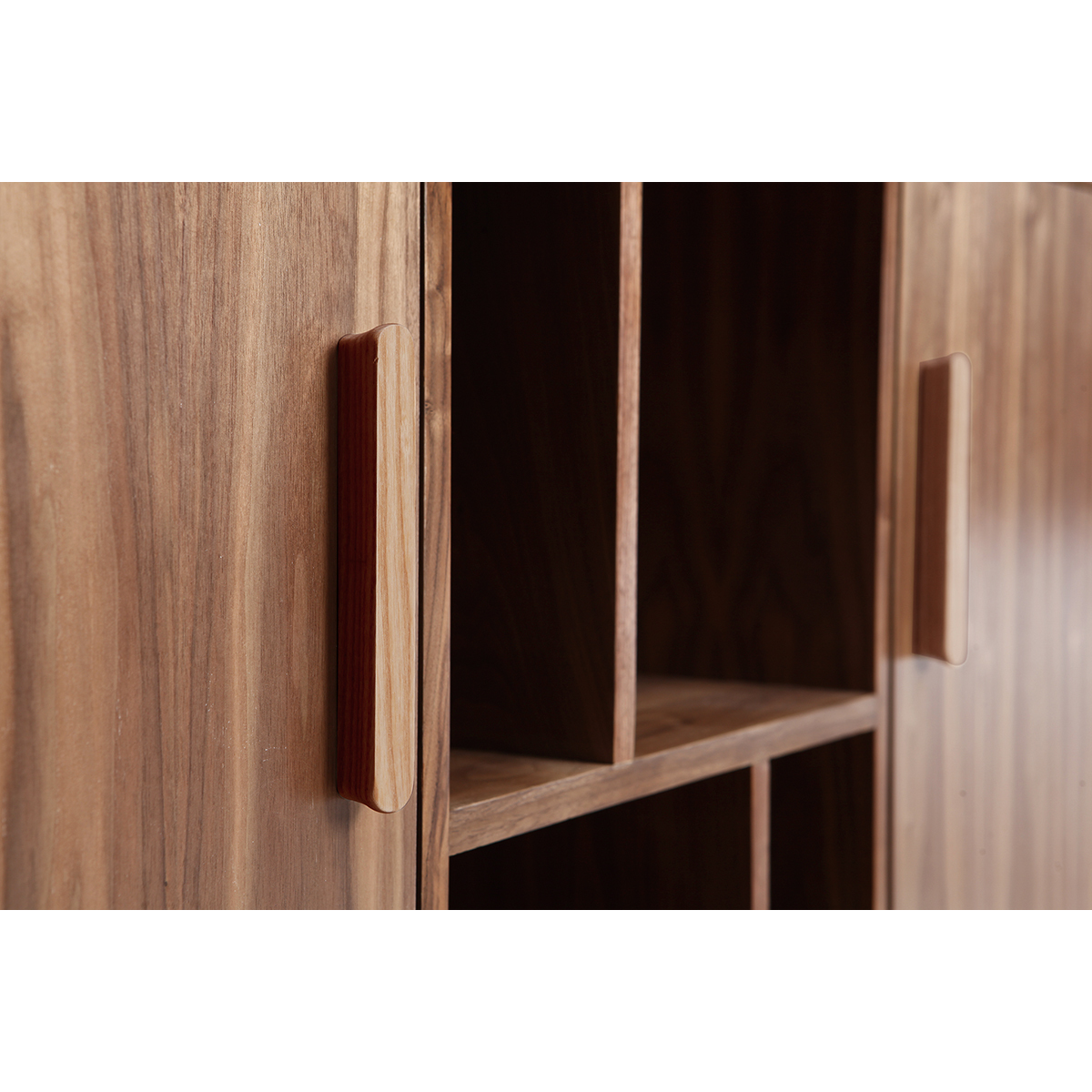 Buffet scandinave en bois 2 portes L122 cm HALLEN noyer, MILIBOO