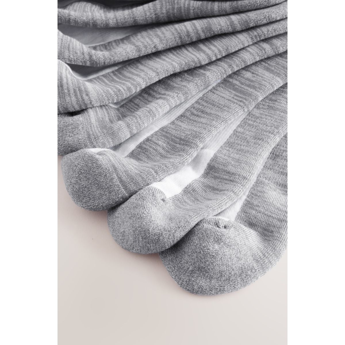 Chaussettes de sport rembourrées blanc/gris, NEXT